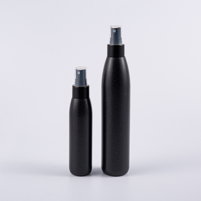 Flacon PE de 100 ml și 250 ml – negru cu dozator cu pompă din plastic cu finisaj perlat