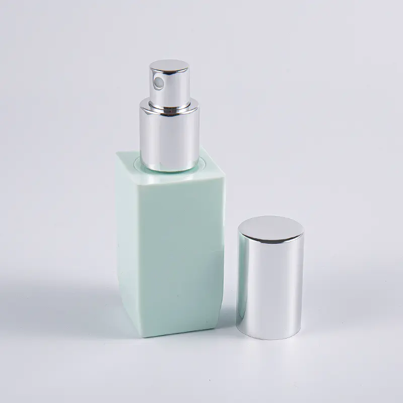 Sticlă de loțiune cu perete gros PETG de 50 ml, cu opțiune de culori multiple, cu capac de pompă din aluminiu 